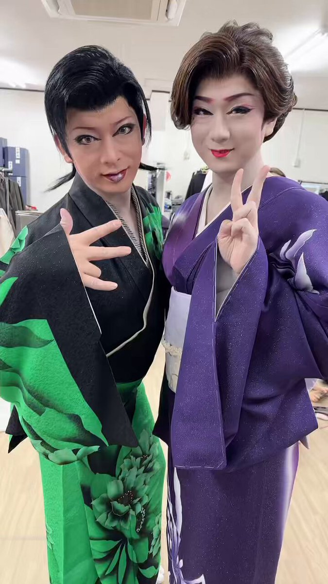 最終値下げ！大衆演劇　かつら　紫　散切り　総網　ロング 最終値下げ！大衆演劇 かつら 紫 散切り 総網 ロング