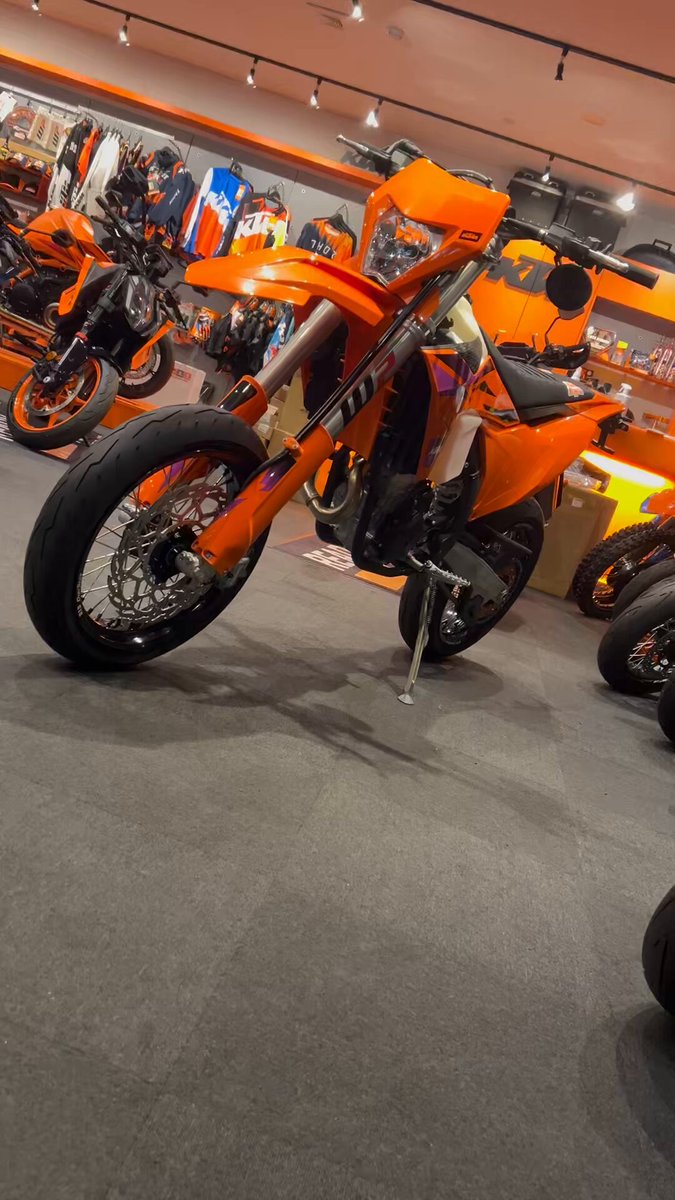 KTM ハスクバーナ ガスガス TGRモタードホイール 前後セット KTM ハスクバーナ ガスガス TGRモタードホイール 前後セット