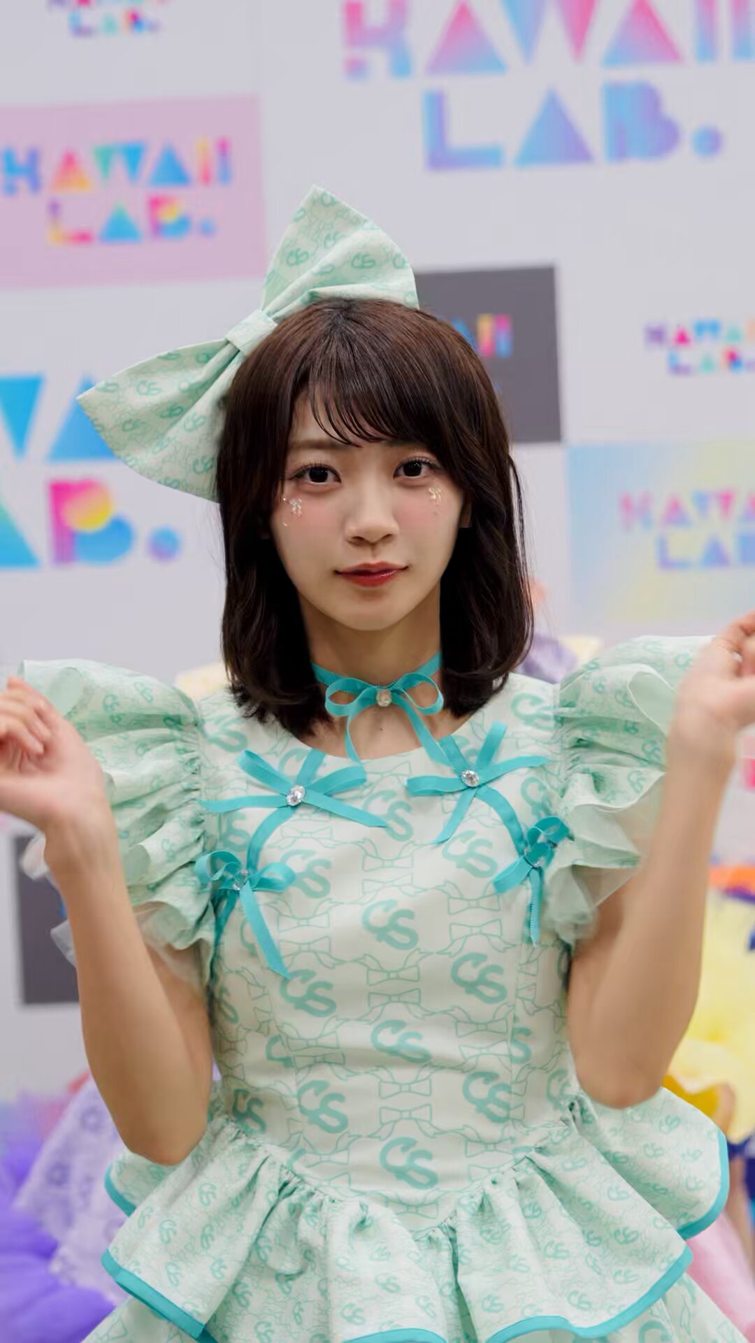 果然出道曲取得成功後，好快就換第三套制服了 【CUTIE STREET 新