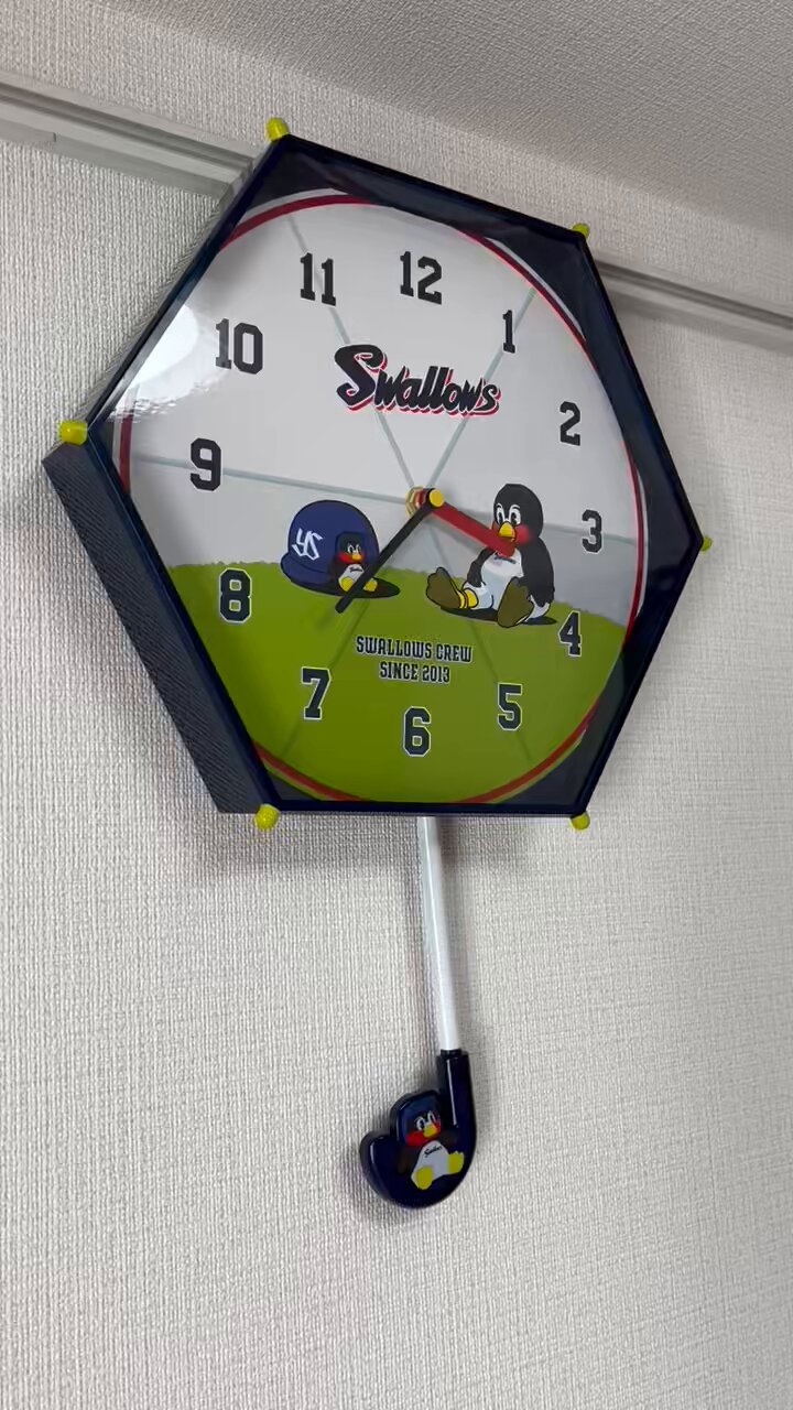 Swallows 2025 CREW 傘型振り子時計 つば九郎 - メルカリ