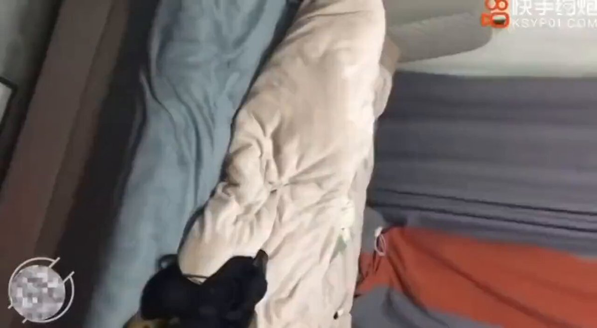 姐弟乱伦差点被发现    