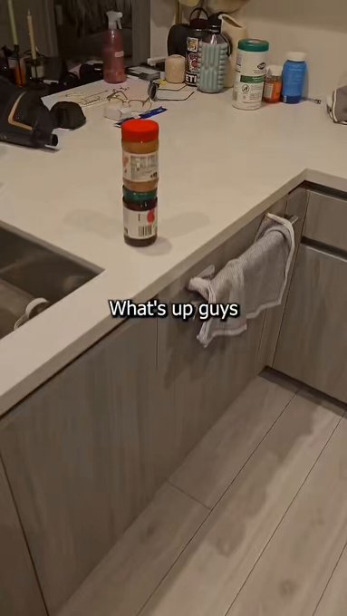 How to make a peanut butter and jelly sandwich @Shinyykira https://t.co/Zwu4F1Tw24