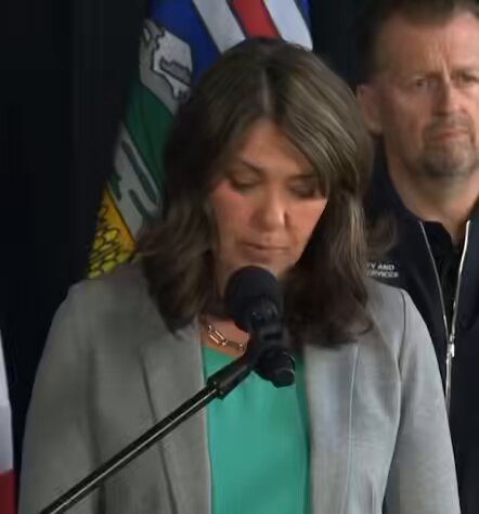 [問卦] 加拿大艾伯塔省長：我們有擊敗美國的王牌