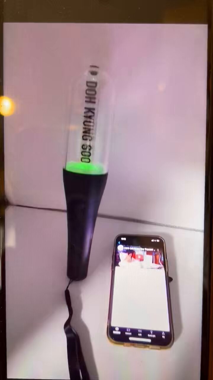 EXO ギョンス ペンライト　 ソウルコン DO it!　2 EXO ギョンス ペンライト ソウルコン DO it! 2 - メルカリ