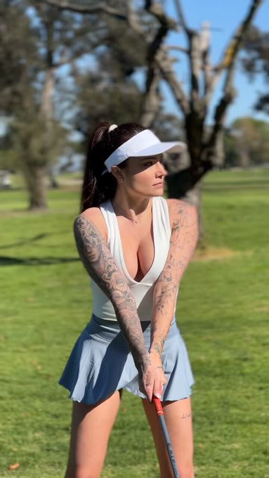 Catch me at your local golf course like… ? https://t.co/qgPiHvPEgn