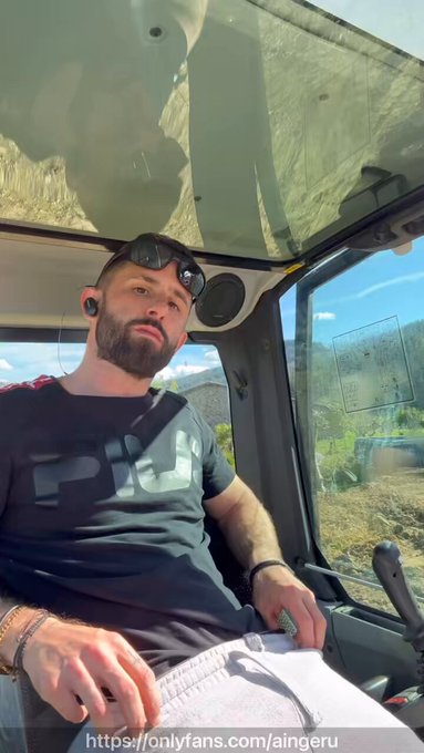 Sweaty balls after been working  in the farm under the sun today ???

https://t.co/VVAFgIJlWZ https://t