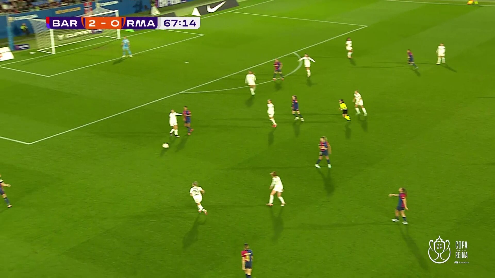 😱 ¡𝗦𝗘 𝗟𝗘 𝗖𝗔𝗘𝗡 𝗟𝗢𝗦 𝗚𝗢𝗟𝗘𝗦!Vuelve a marcar Pajor, esta vez, tras una magnífica asistencia de Rölfo.🆚 @FCBfemeni - @realmadridfem I 3-0 I 68'📺 @la2_tve #CopadelaReinaIberdrola I #FutFemRFEF
