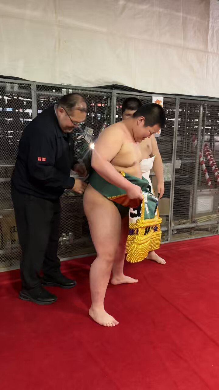 相撲 反物 輝関 ChBHGgwUkAARZ5o.jpg