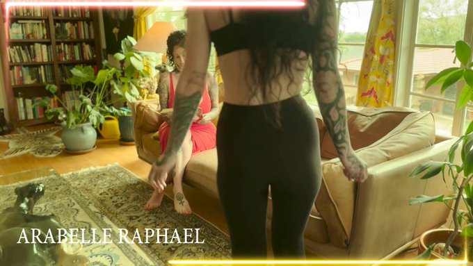 New Lez Mommy scene dropping with @slimsaydeeee this weekend ? https://t.co/yPcGO0vO2K