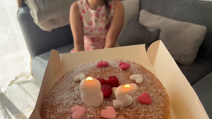 Entre ça, et les mecs du soir… 
J’ai passé une très bonne journée d’anniversaire  ! MERCI pour tous vos