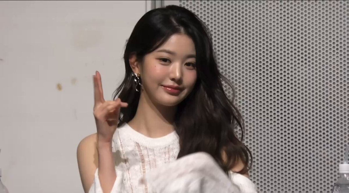 loona イブ　サイン入り　メッセージ 61I8D35wM4L._AC_UF350,