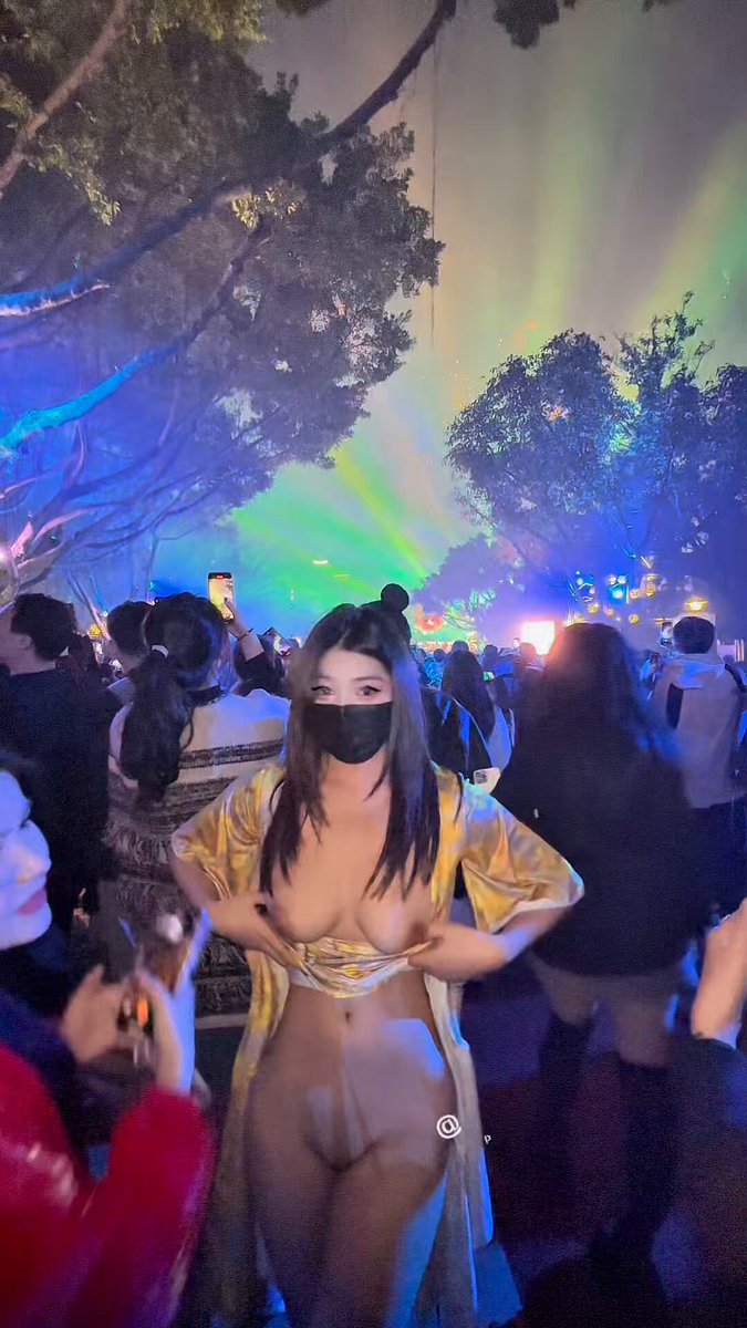 撩人 的 姿勢 令人 無盡 幻想