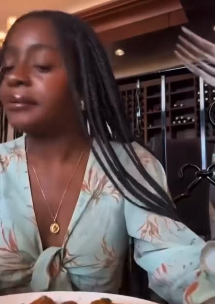 Me looking for an aunty to pay my bill at dinner