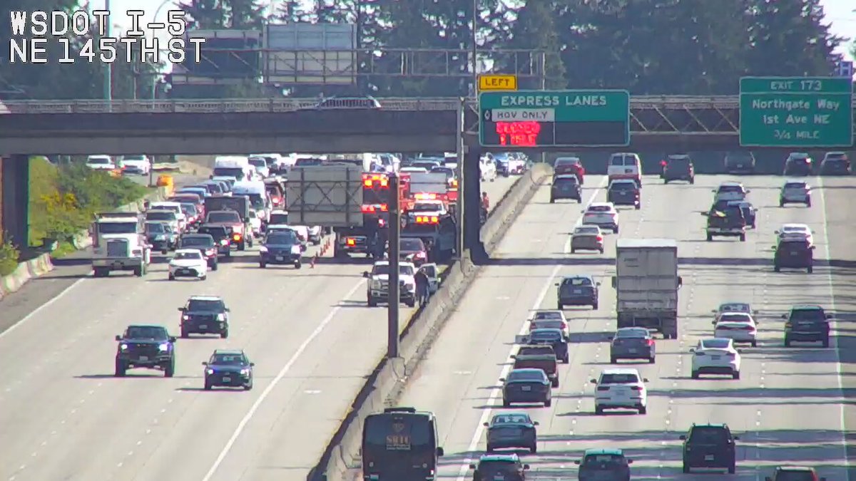 クリア：ノースシアトルのNE 130th St.でのNB I-5でのこの衝突がクリアされました。