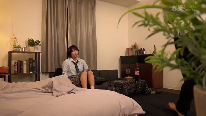 もなみ鈴 憧れのバ先店長は超デカチン⁉️家出J系の未開拓処女マ〇コにミチミチねじ込み🚀