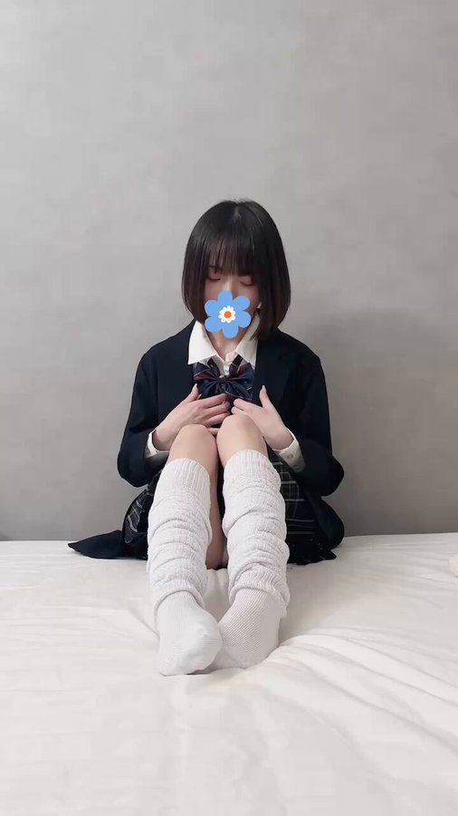 のんちゃのパンチラ（@AtE0fa）｜制服女子すき？、