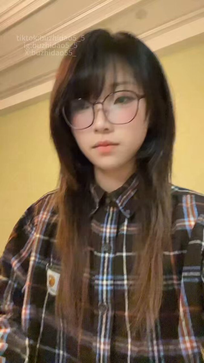 -0Pb6GlMHFAoqv3f.jpg