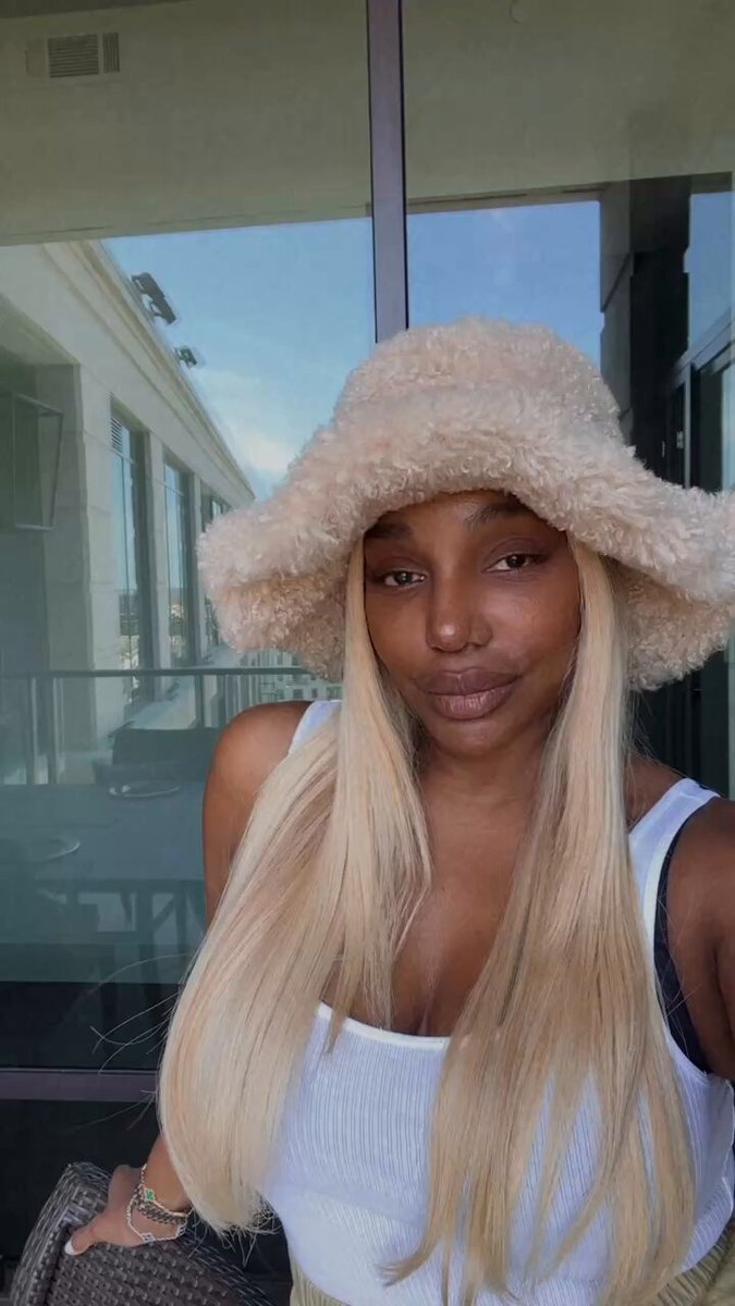 @NeNeLeakess video Tweet