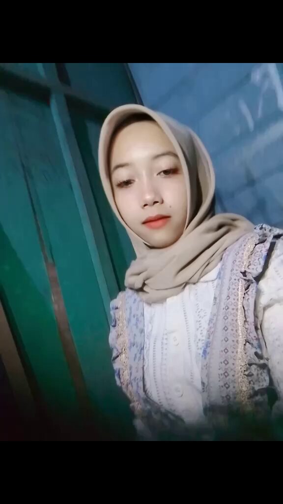 cantik banget ukhti ini gilaaa belajar nyepong sama pacar