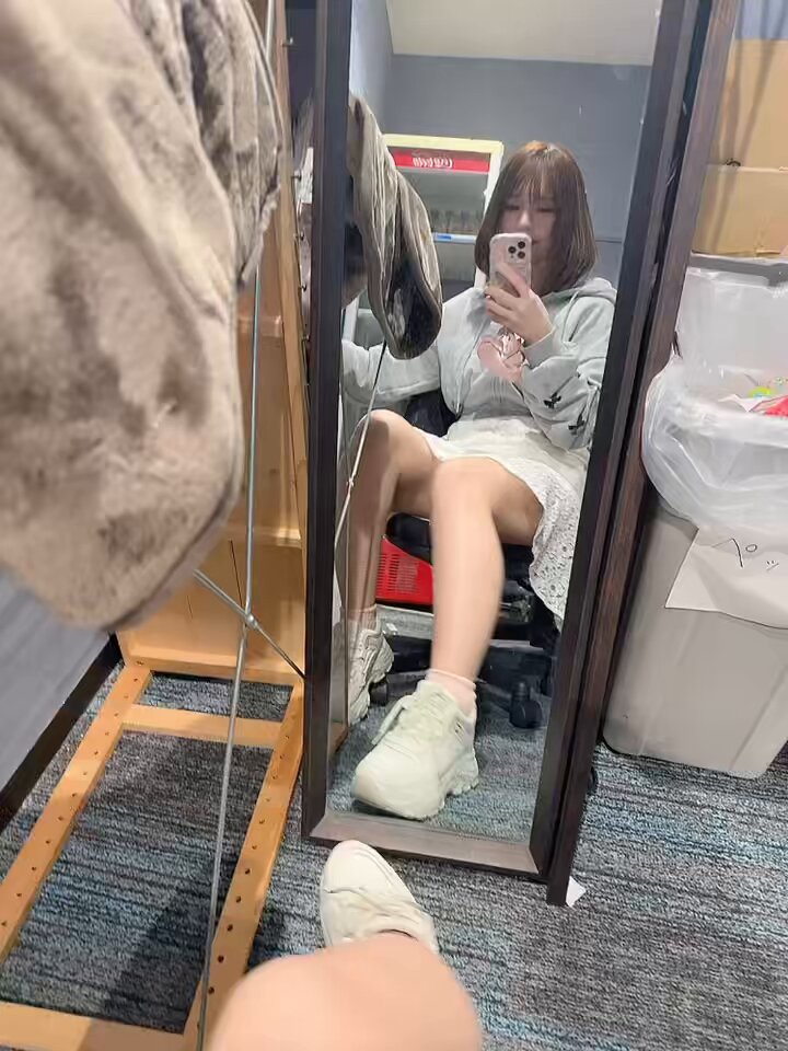 悲しいくらい足が脂肪です🥰🩷
運動しよう、、、🥺