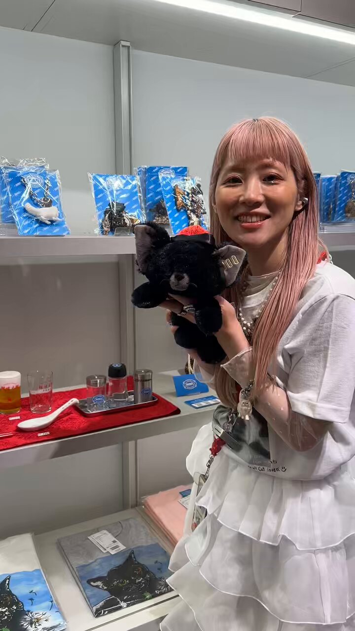 ロジちゃん タイガー、“昭和100年”に再復刻するかき氷器「きょろちゃん ABF