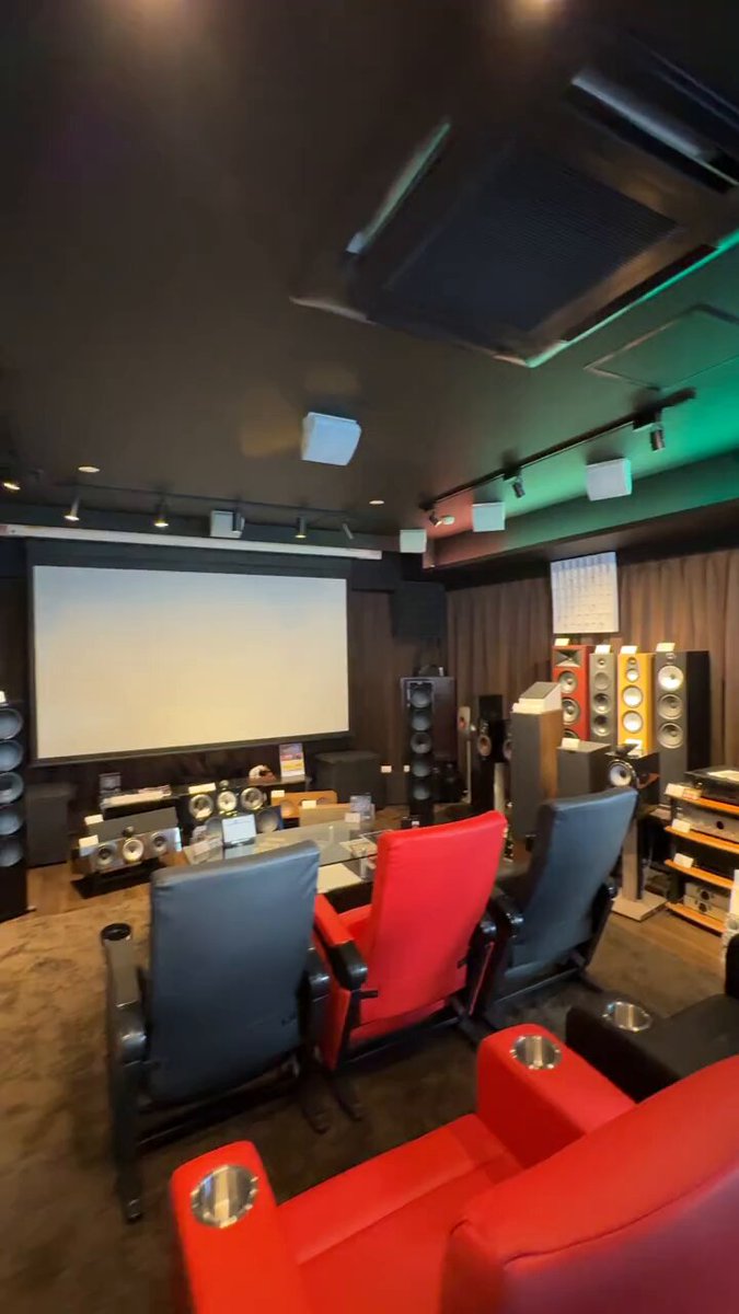 【中古】 ＬＩＶＩＮＧ　ＤＥＳＩＧＮ １８/リビング・デザインセンター GkSJIc6XwAA4One.jpg