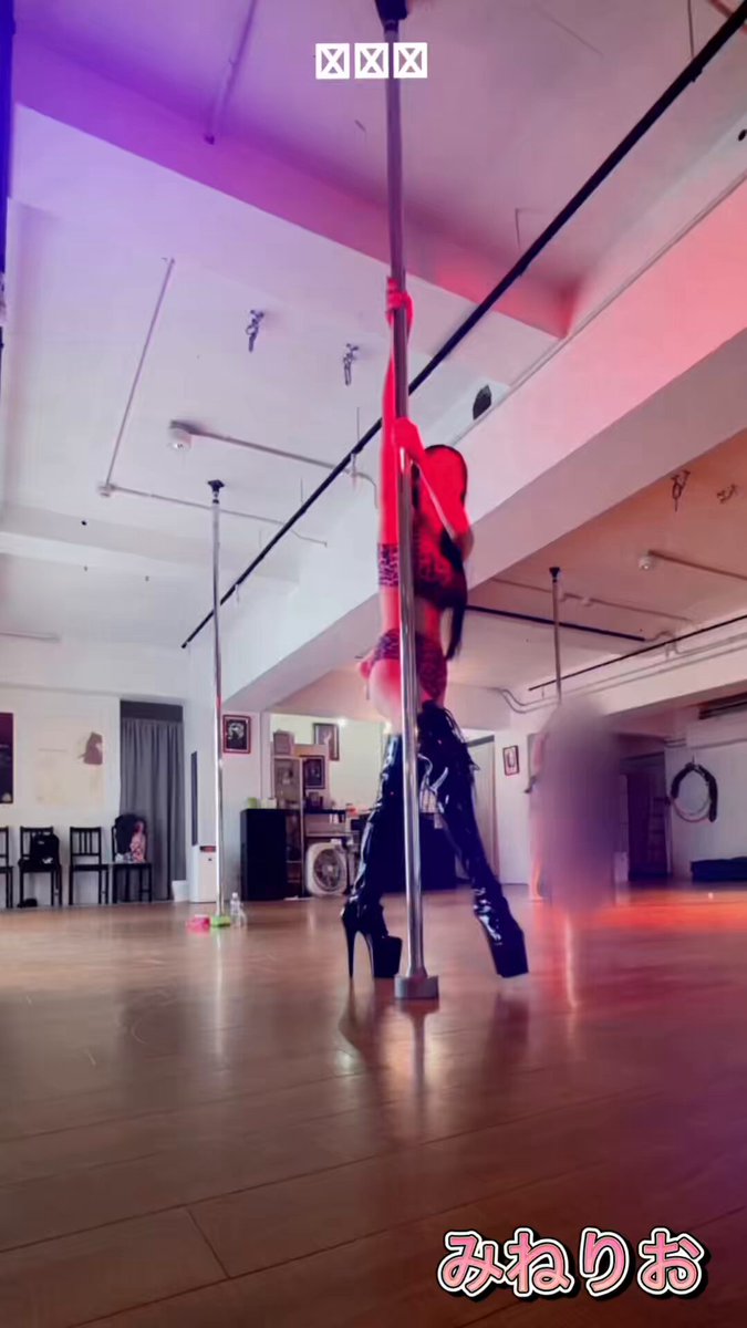 久しぶりにバレリーナした🩰🩷

#ポールダンス #poledance