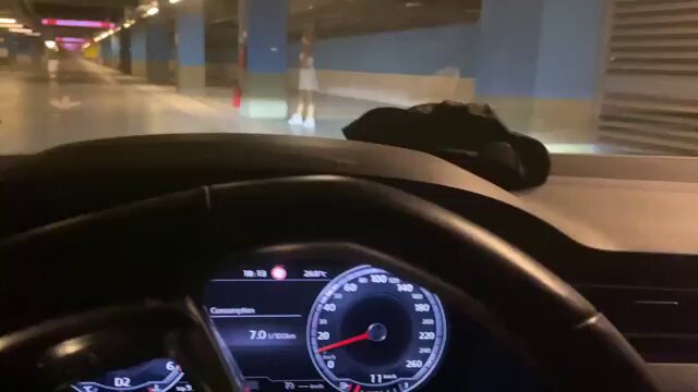 terpaksa tidak punya uang untuk bayar