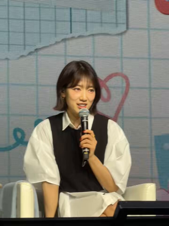 パク・シネ直筆サイン入り2Lサイズ写真…Park Shin-hye…②