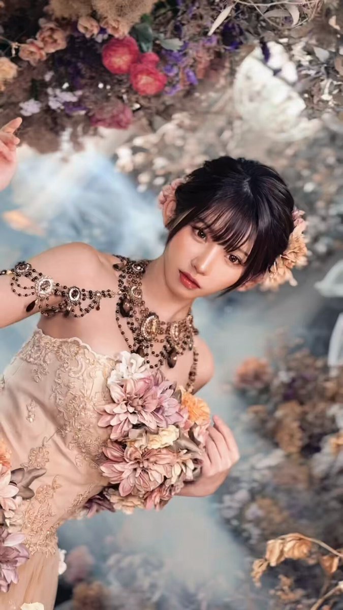 紅茶で染められたドレスとお花…✨
