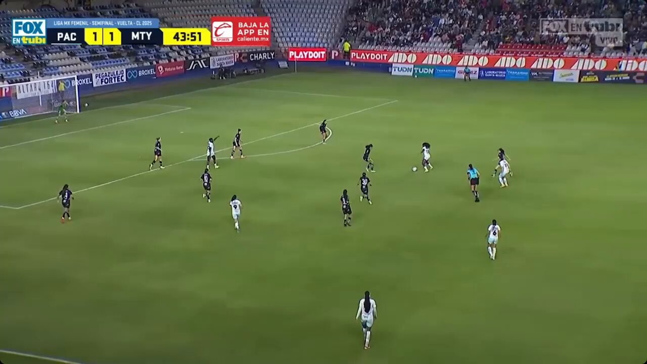 @TuzosFemenil Con esta joyita de gol Kenti pone a Pachuca arriba en el marcador.