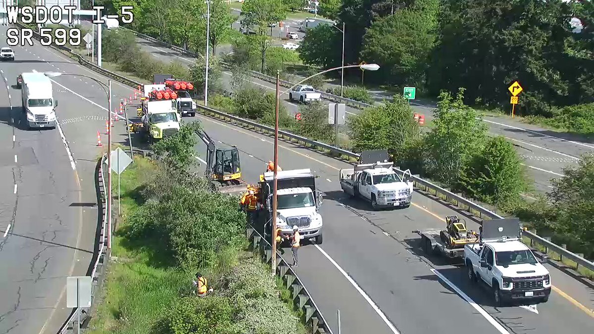 小心！维护人员正在将HOV坡道从SB SR 599到Tukwila的SB I-5。