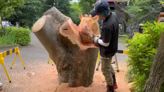 巨大な木製 人間と動物の彫刻　高さ110cm ツノ脱着式 みなさまのご来店、心より感謝しております！全国各地から訪れる