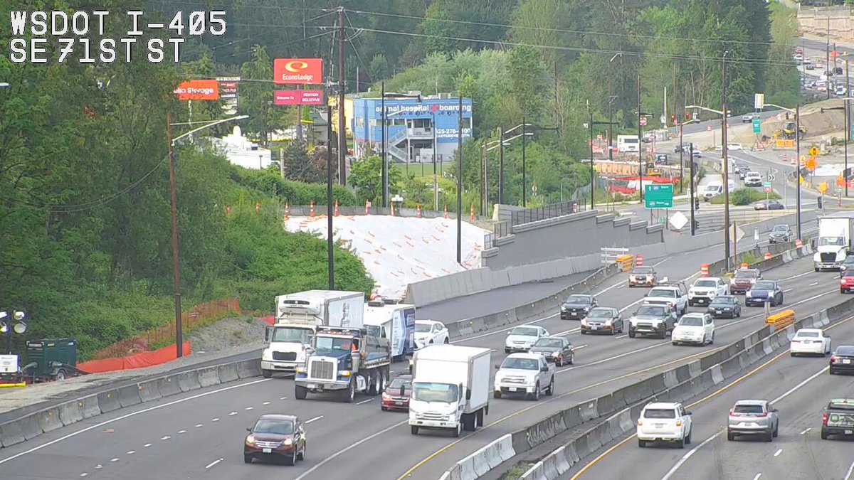 更新：NE 44th ST的NB I-405上的撞击（MP 7）正在部分阻塞坡道。国家巡逻队在现场。