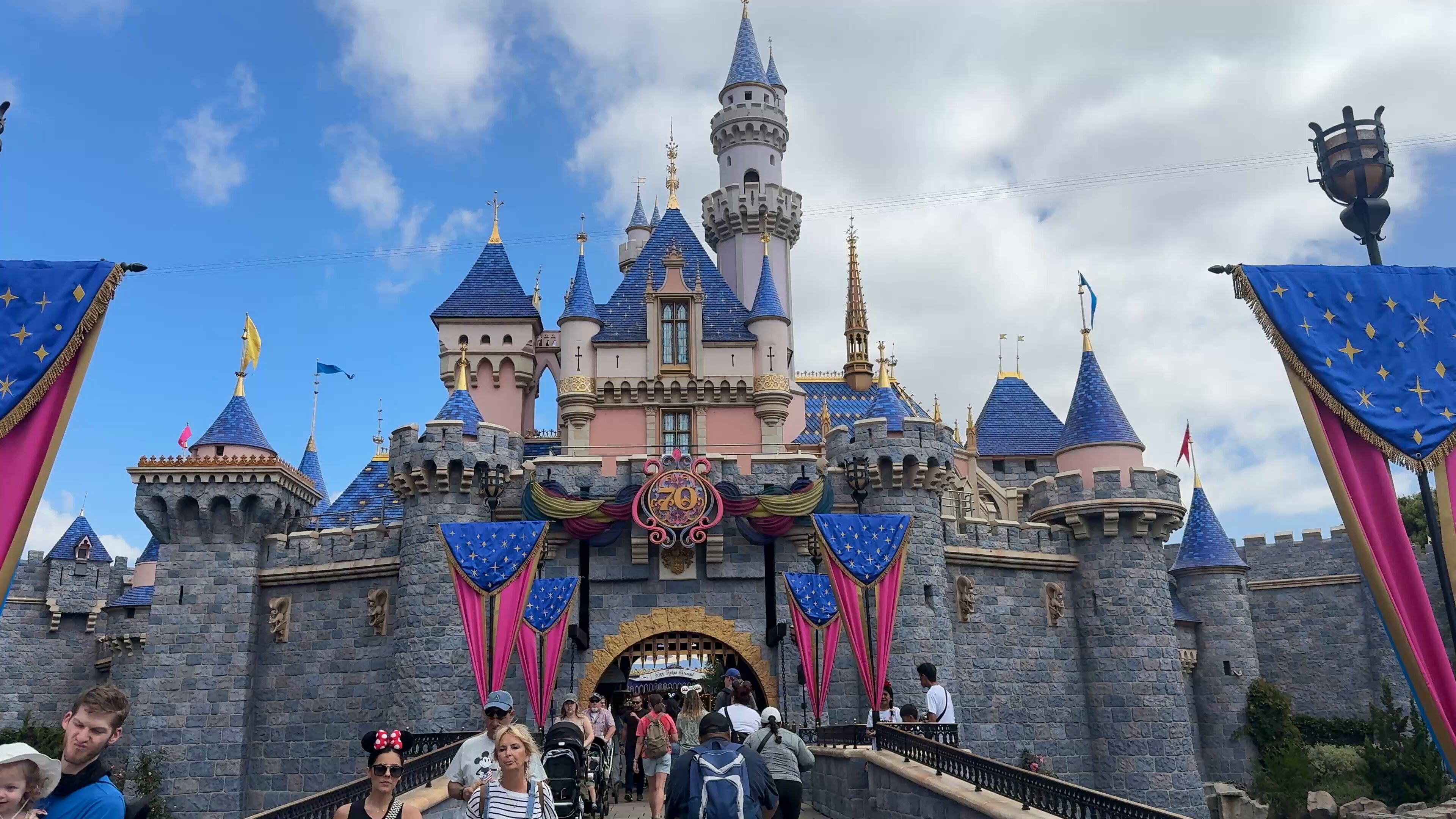 非売品】カリフォルニアディズニーランド開園50周年記念 本&日本