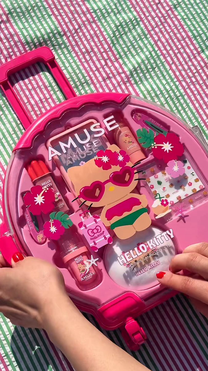 AMUSE 日焼けキティ フルメイク キャリーケース ブルベセット AMUSE x 日焼けハローキティ フルメイクアップラージキャリー