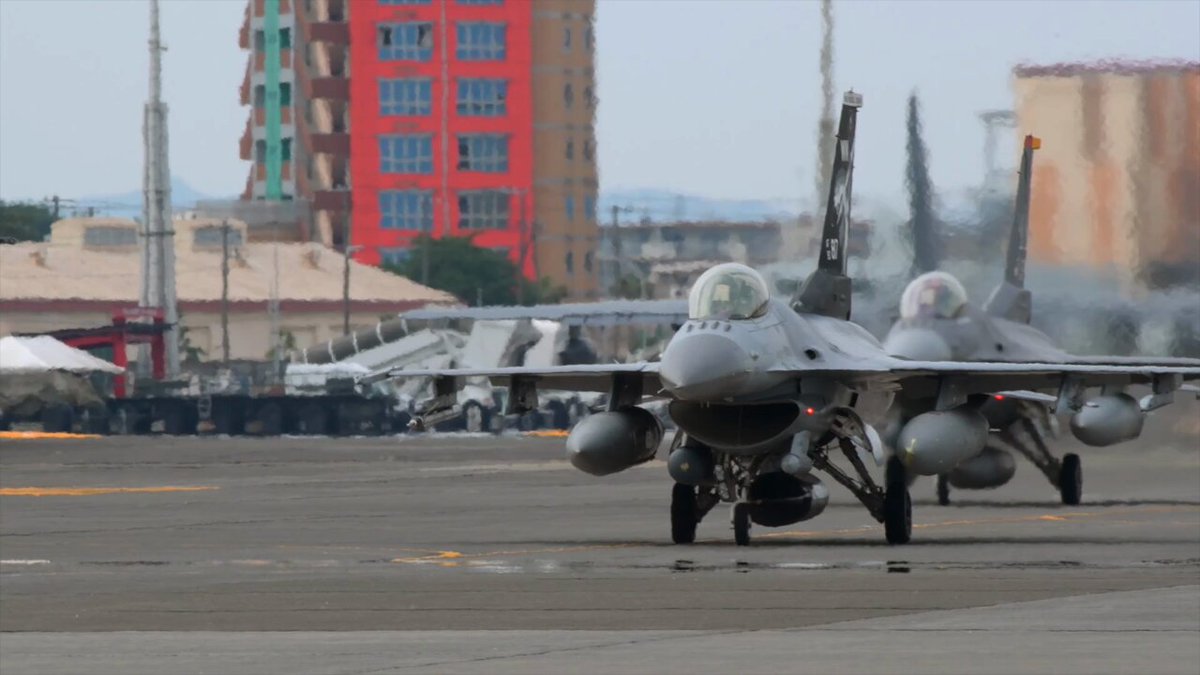 新品・未開封】横田基地友好祭2025 F-16demo teamパッチ - メルカリ