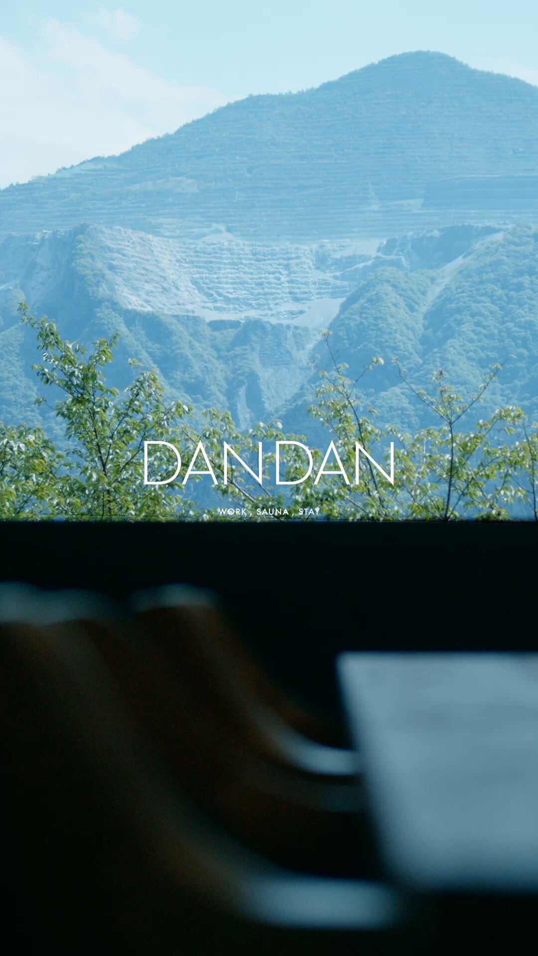 Nanami様のお部屋 和室4.5畳/神棚/灰桜色の畳/ヒノキの建具/造作などの