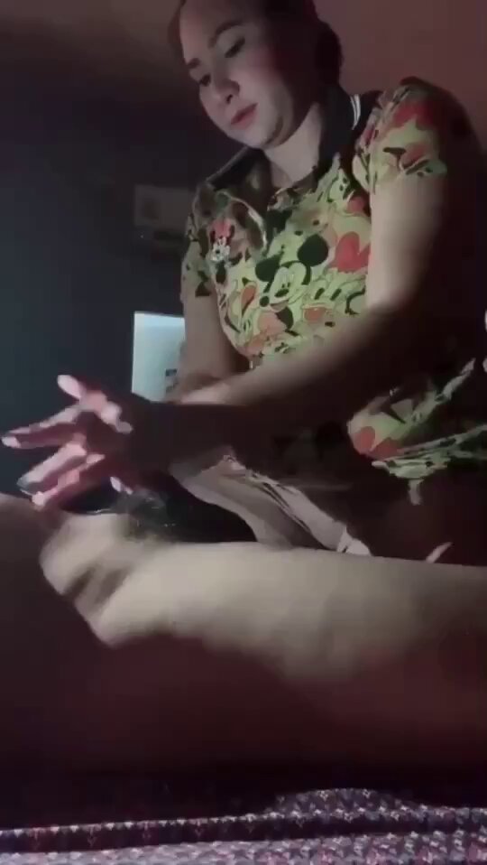 enak banget di elus elus kayak gini