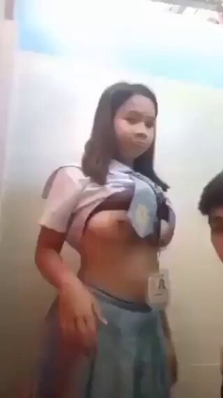 anak SMA main di toilet sekolah part 2