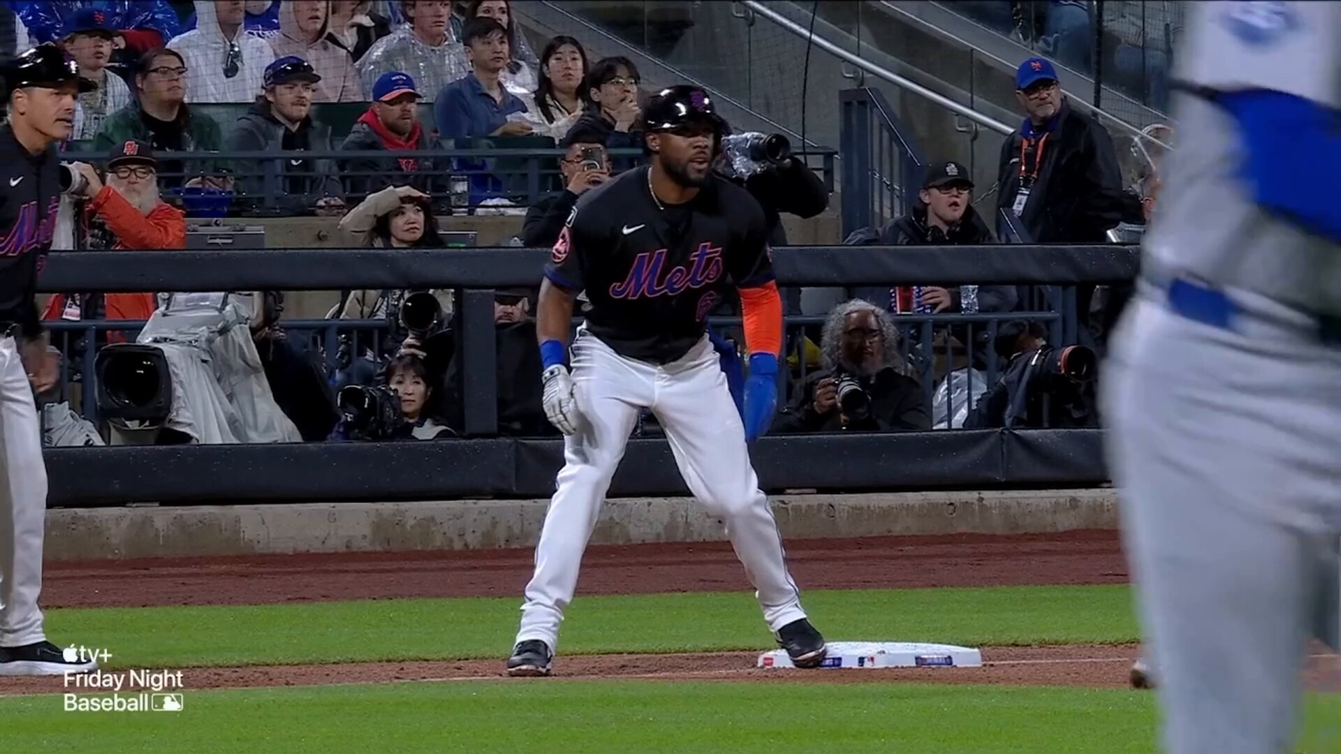 [問題] 阻礙跑壘 擋住視線也算?