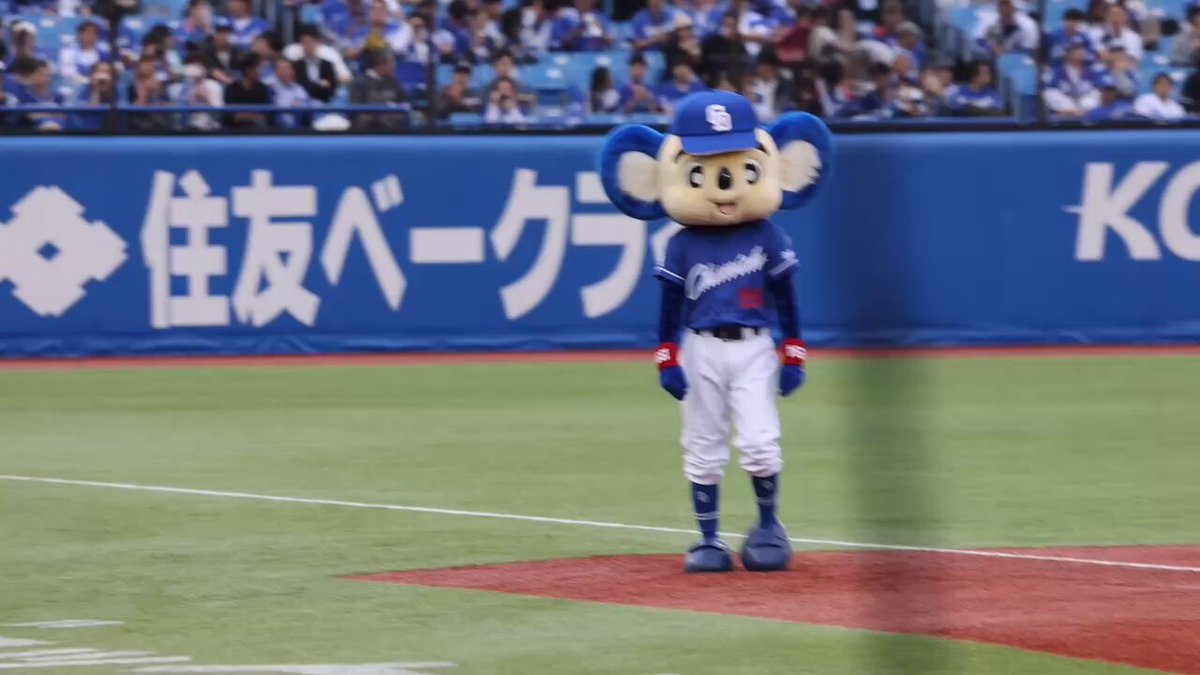 ドアラさん元気？　不死鳥 いつまでも大好きだよ」つば九郎、担当者の訃報に… “ドアラ”を