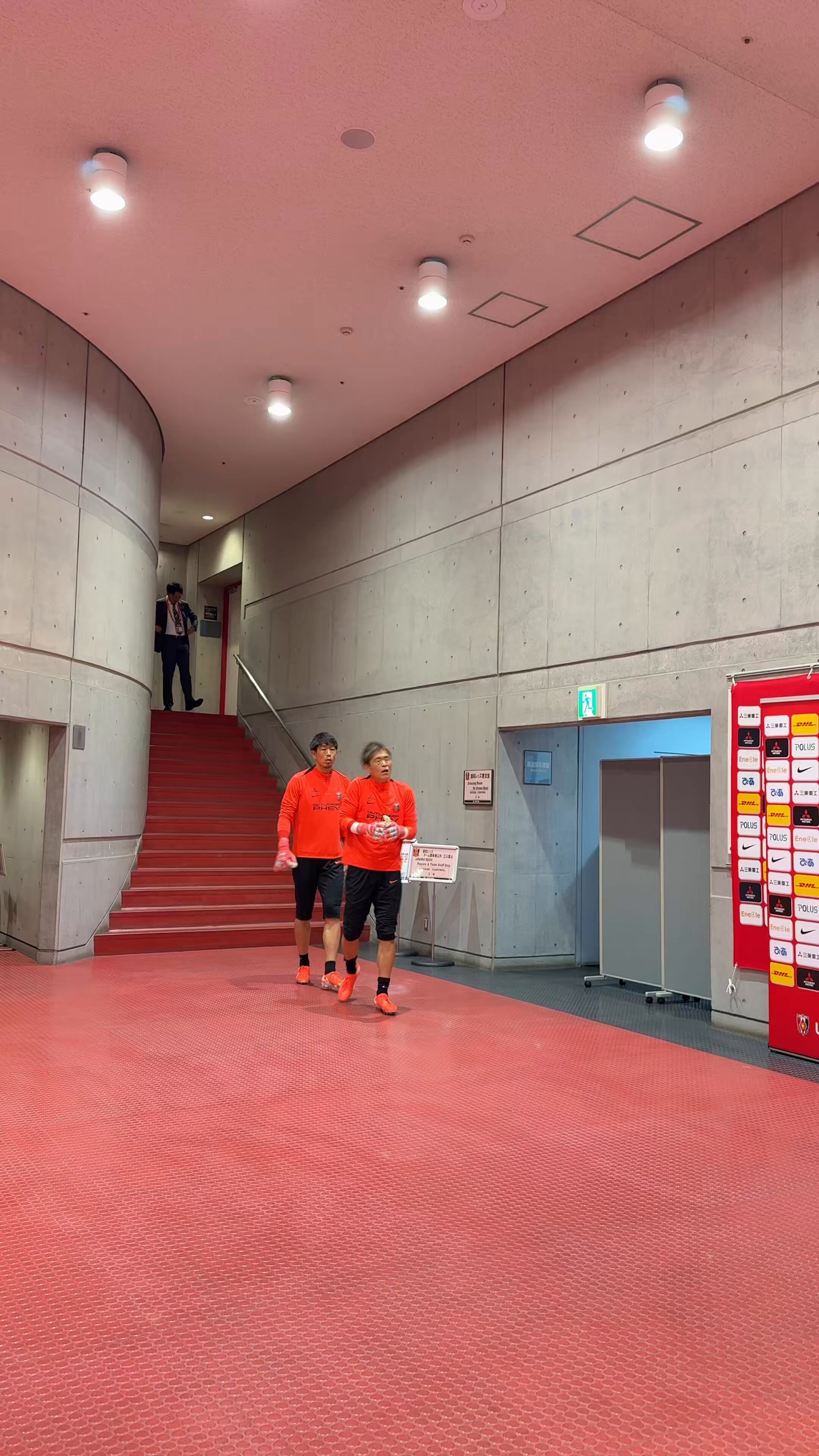 URAWA REDS 2016年シーズン サイン入りポスター　直接受取りできる方 URAWA REDS 2016年シーズン サイン入りポスター 直接受取り