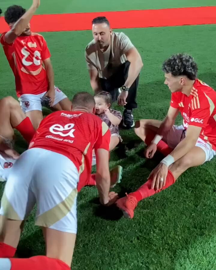 أفشة وياسر وعبد الواحد يغازلون "كتاليا" في ليلة التتويج بالدوري