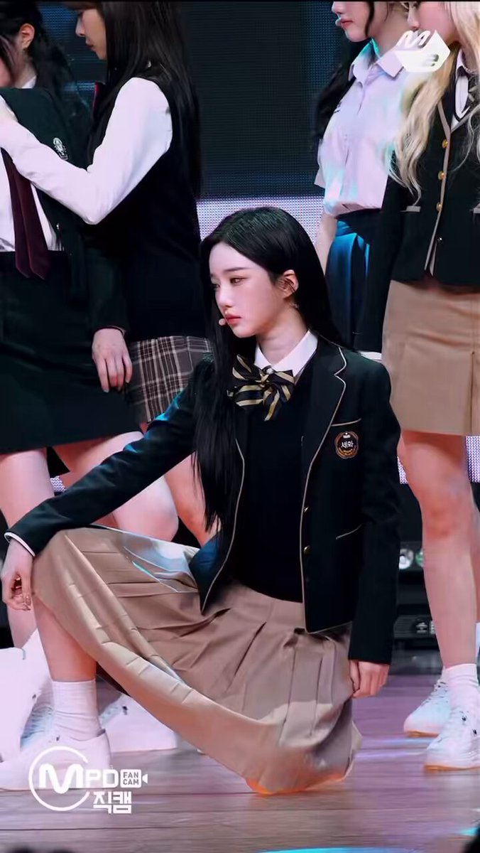 tripleS ASSEMBLE25 母校制服 ヨントン 特典 24枚セット 51HZxpDHyIL._AC_UF894,