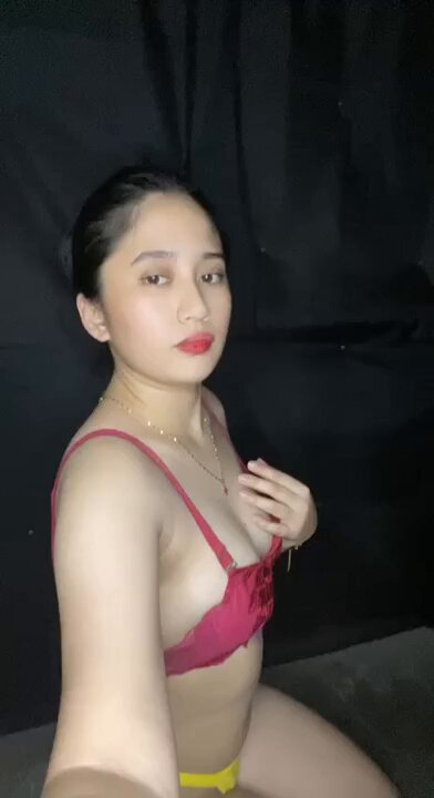 cewek cantik doyan kontol gede