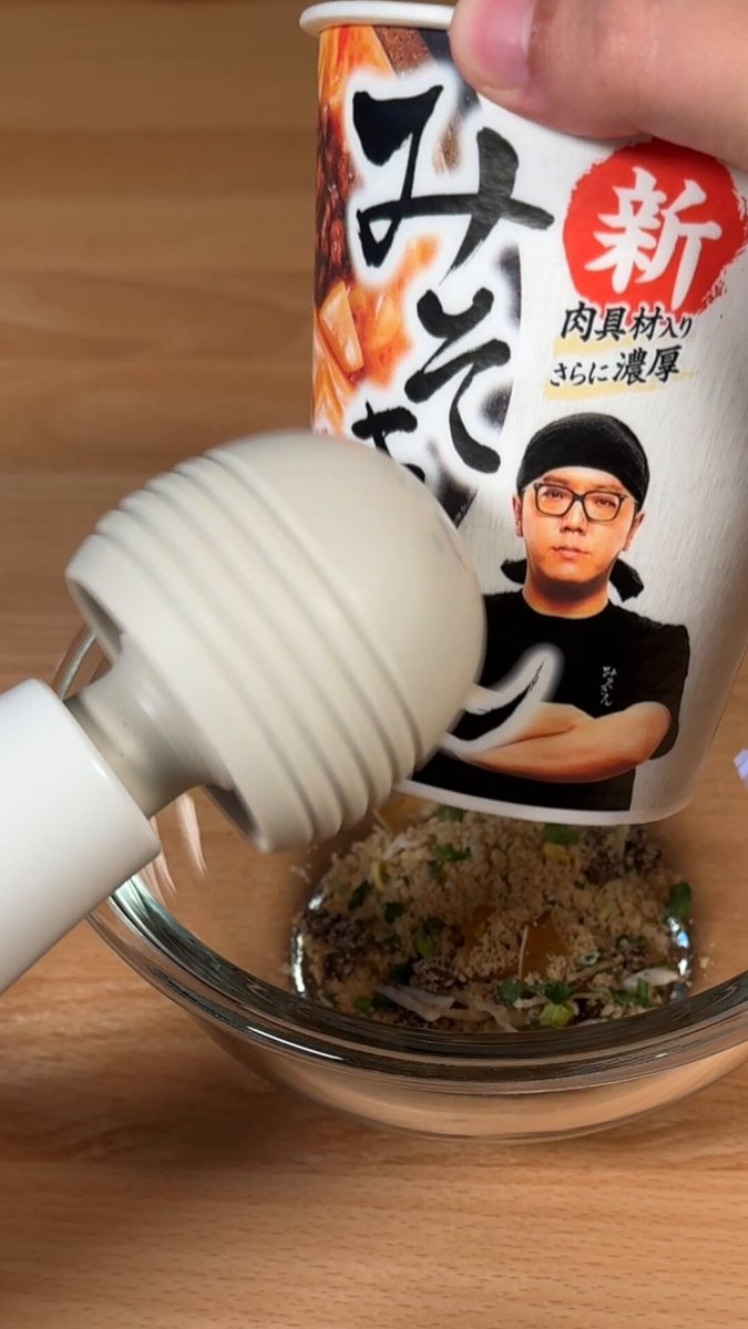 SxTw6LaI6CUkjleG.jpg