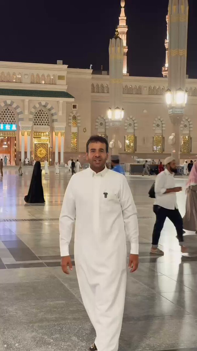 في #المدينة_المنورة. الروضة الشريفة بلا زحام، وزيارة الحبيب بكل يُسر، وسط أجواء روحانية وفعاليات متنوعة تناسب الجميع.. فرصة مميزة لعيش أجواء عيد #الأضحى_في_المدينة