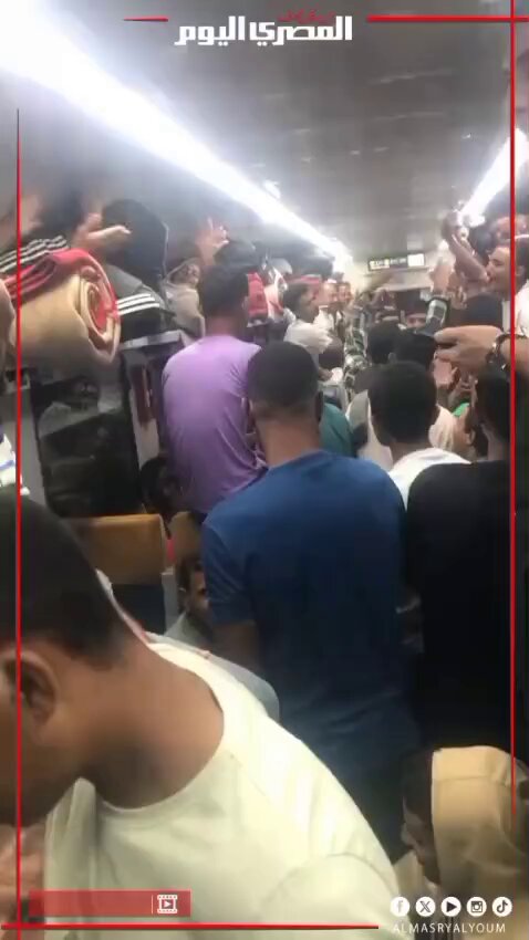 متداول | احتفالات المصريين بعيد الأضحى من داخل قطار الصعيد. متابعة: صهيب حمزاوي 