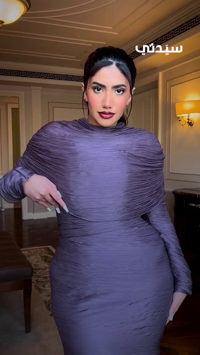هل ترغبين في الحصول على إطلالة ناعمة في عيد الأضحى 2025، تُبرز جمالكِ وتقيكِ من التعرُّق؟.. إليكِ أجمل تسريحات شعر مرفوع وبسيطة للعيد على طريقة مدونات الموضة 